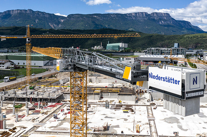 Niederstätter expands sales and service activities for Liebherr tower cranes in Italy